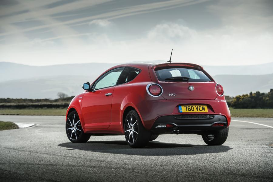  Alfa Romeo MiTo Twin Air 2014 года  (UK) (фото 15 из 23)
